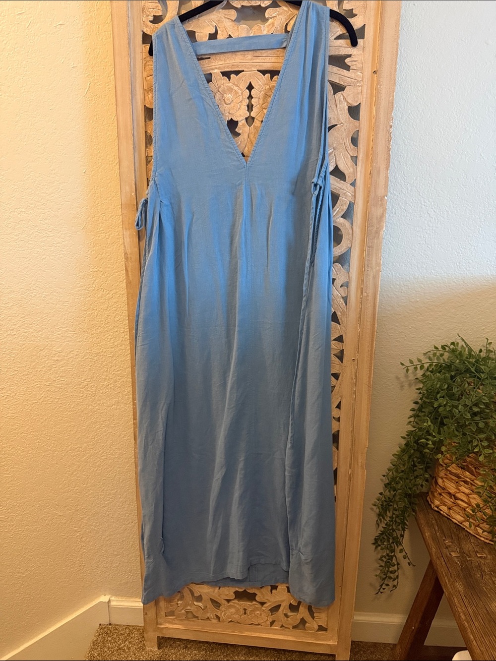 Sleeveless Light Blue V-Neck Maxi Dress with Side Ties - Women